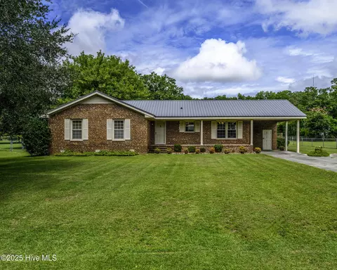 3706 Lavenham Rd, New Bern, NC 28562