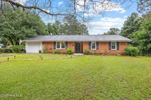 215 N Pine St, Pinebluff, NC 28373