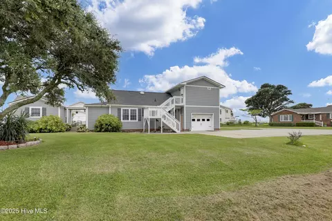 125 Pelican Ln, Harkers Island, NC 28531
