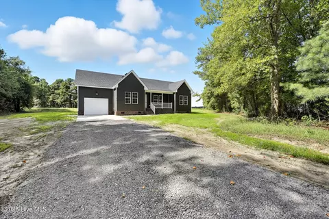 571 Ludford Rd, Elizabeth City, NC 27909