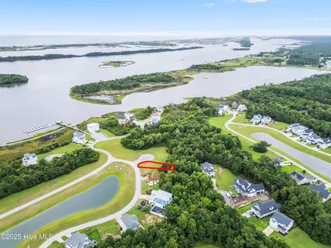 200 Seagrass Ct, Holly Ridge, NC 28445