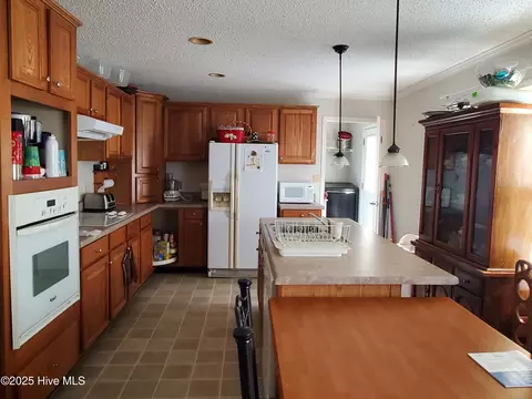 Kitchen - 438 Stell Rd, Bath, NC 27808 photo 2 of 4