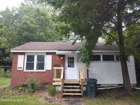 1201 Simmons St, New Bern, NC 28560