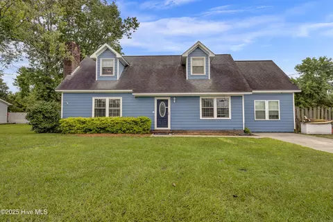 702 Arnold Rd, Wilmington, NC 28412