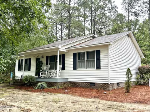 12720 Barnes Bridge Rd, Laurinburg, NC 28352