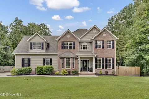 104 Barry Ln, Jacksonville, NC 28540