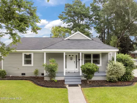 4008 Davis Cir, Farmville, NC 27828