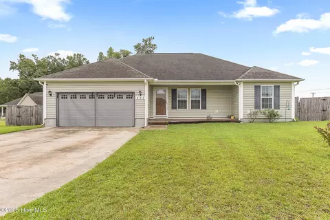 400 Old Stage Rd, Richlands, NC 28574