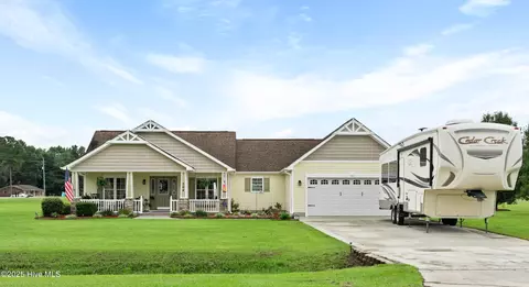 564 Comfort Rd, Richlands, NC 28574