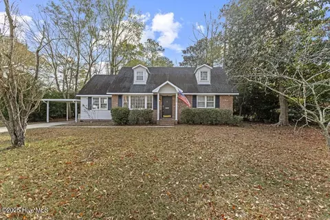 806 Smallwood Dr, Jacksonville, NC 28540