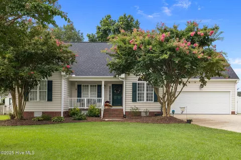 718 Carrington Ln, Winterville, NC 28590