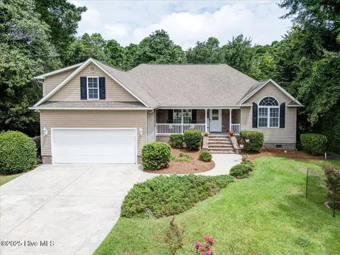 1704 Caracara Dr, New Bern, NC 28560