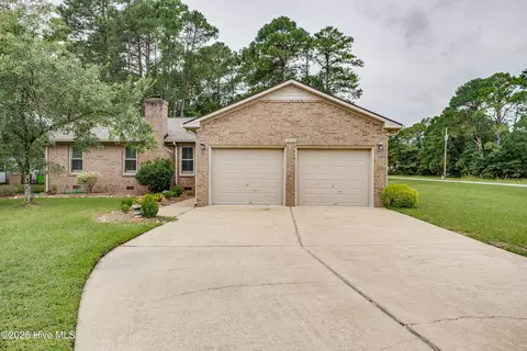 1513 Caracara Dr, New Bern, NC 28560