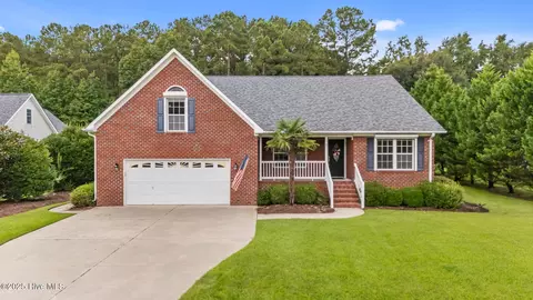 303 Deerfield Dr, New Bern, NC 28562