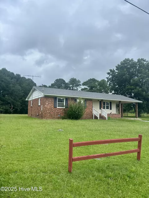 323 Beasley St, Kenansville, NC 28349
