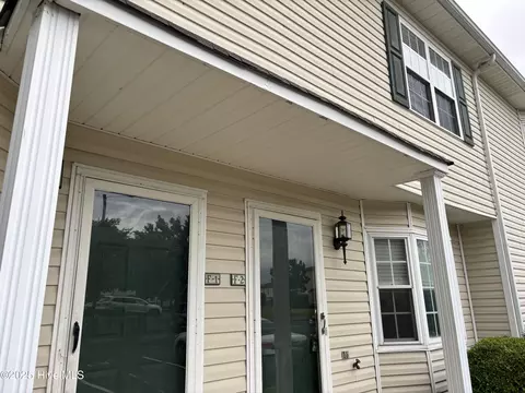 2375 Vineyard Dr #H-6, Winterville, NC 28590