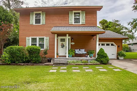 305 Berkshire Dr, Havelock, NC 28532