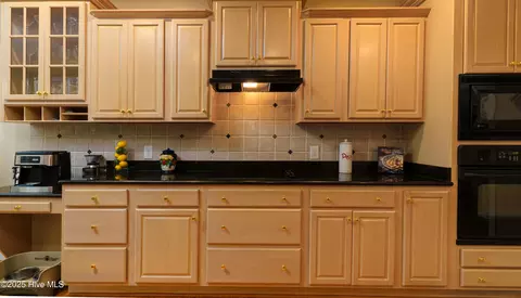 Kitchen - 29 Glasgow Dr, Pinehurst, NC 28374 photo 2 of 4