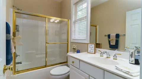 Bath - 29 Glasgow Dr, Pinehurst, NC 28374 photo 3 of 4