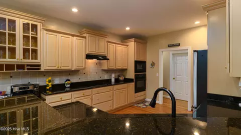 Kitchen - 29 Glasgow Dr, Pinehurst, NC 28374 photo 4 of 4