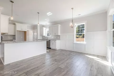 Dining - 289 Tee Dr, Selma, NC 27576 photo 3 of 3