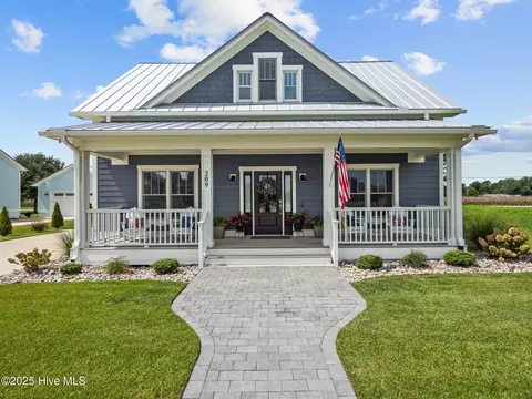 209 Villagers Way, Swansboro, NC 28584