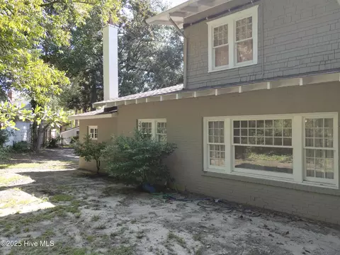 Exterior - 538 Main St W, Hamlet, NC 28345 photo 5 of 8