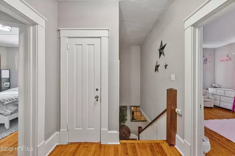 Entry Way - 538 Main St W, Hamlet, NC 28345 photo 8 of 10