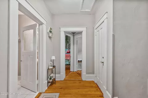 Entry Way - 538 Main St W, Hamlet, NC 28345 photo 9 of 10