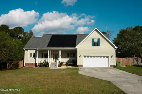 706 Daniel Lindsey Ct, Sneads Ferry, NC 28460