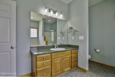 Bath - 251 Watersedge Dr, Kill Devil Hills, NC 27948 photo 1 of 9