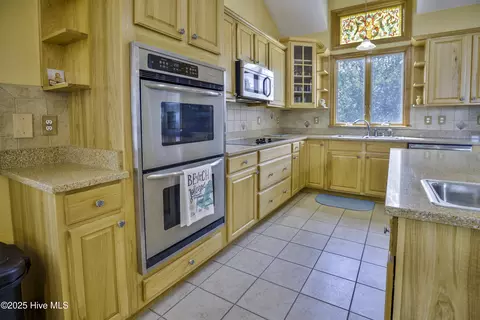 Kitchen - 251 Watersedge Dr, Kill Devil Hills, NC 27948 photo 3 of 4