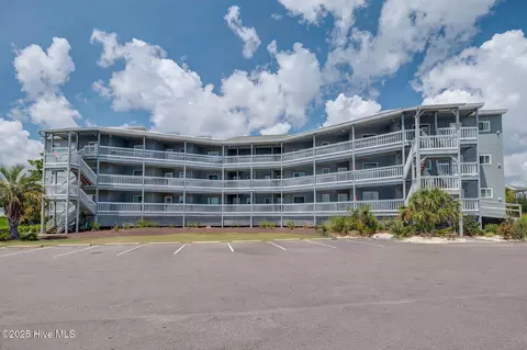 400 Virginia Ave #101B, Carolina Beach, NC 28428
