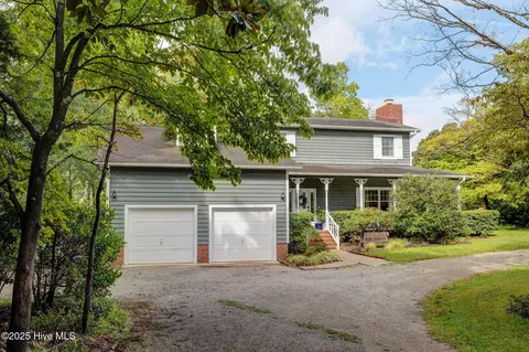 202 Golf Terrace Ct, Hampstead, NC 28443