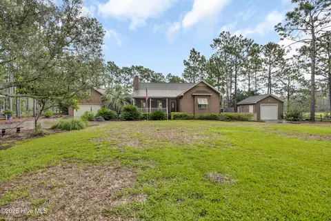 598 Eagle Ln, Southport, NC 28461