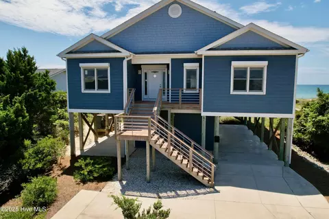 609 Emerald Dr, Emerald Isle, NC 28594