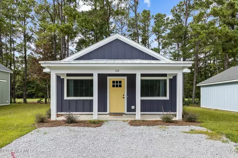 205 Long Pond Loop, Swansboro, NC 28584