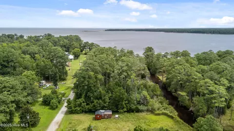 138 Neuse Dr, Beaufort, NC 28516