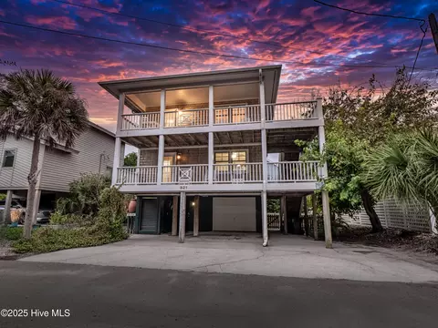 821 Schloss St, Wrightsville Beach, NC 28480