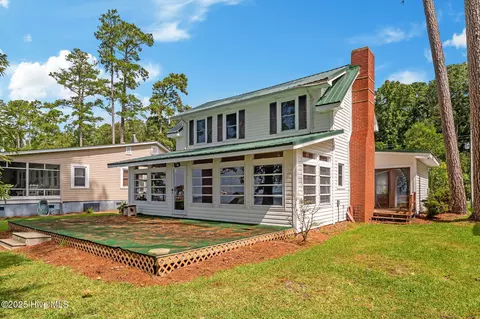Exterior - 645 Island View Rd, Bath, NC 27808 photo 9 of 14