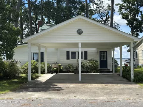 645 Island View Rd, Bath, NC 27808