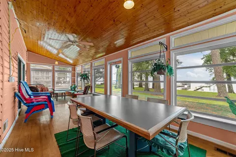 Exterior - 645 Island View Rd, Bath, NC 27808 photo 5 of 14
