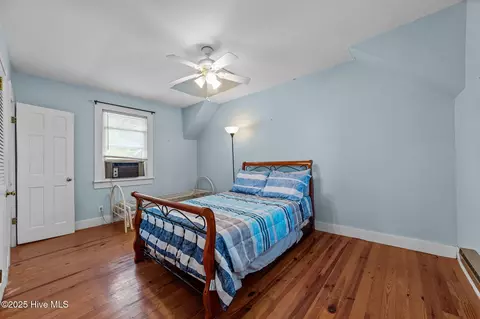 Bedroom - 645 Island View Rd, Bath, NC 27808 photo 9 of 9