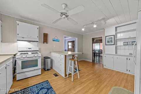 Kitchen - 645 Island View Rd, Bath, NC 27808 photo 1 of 5