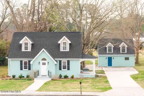 403 Main St, Bayboro, NC 28515