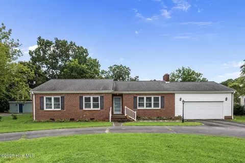 407 Main St, Bayboro, NC 28515