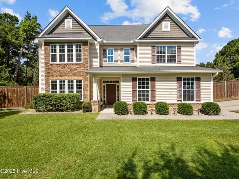 111 Creek End Ct, Swansboro, NC 28584