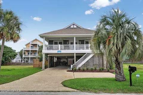212 Florida Ave, Carolina Beach, NC 28428