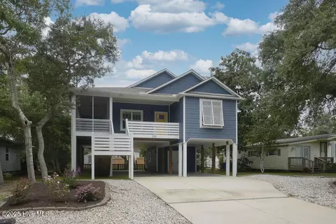 219 NE 56th St, Oak Island, NC 28465