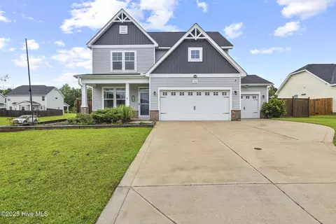526 New Hanover Trl, Jacksonville, NC 28546